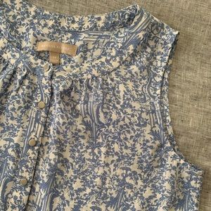 Banana Republic blue and white sleeveless blouse